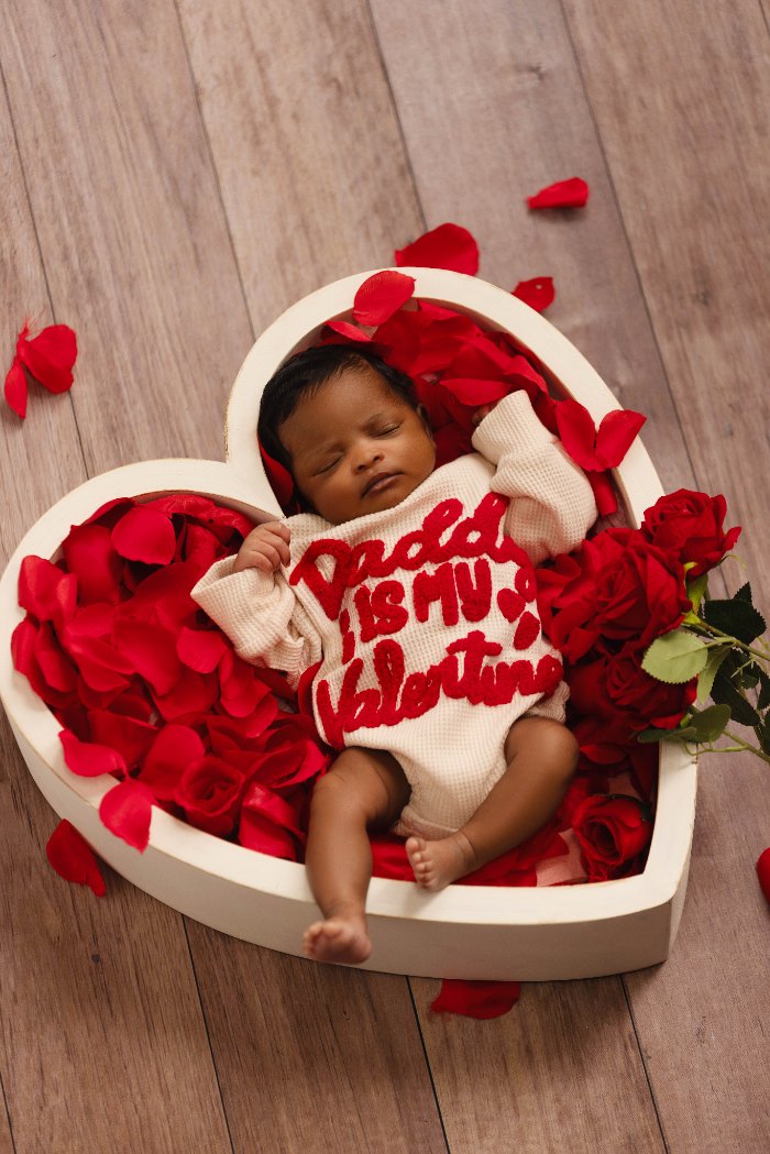 Newborn session with roses, Soba Maternity Dallas